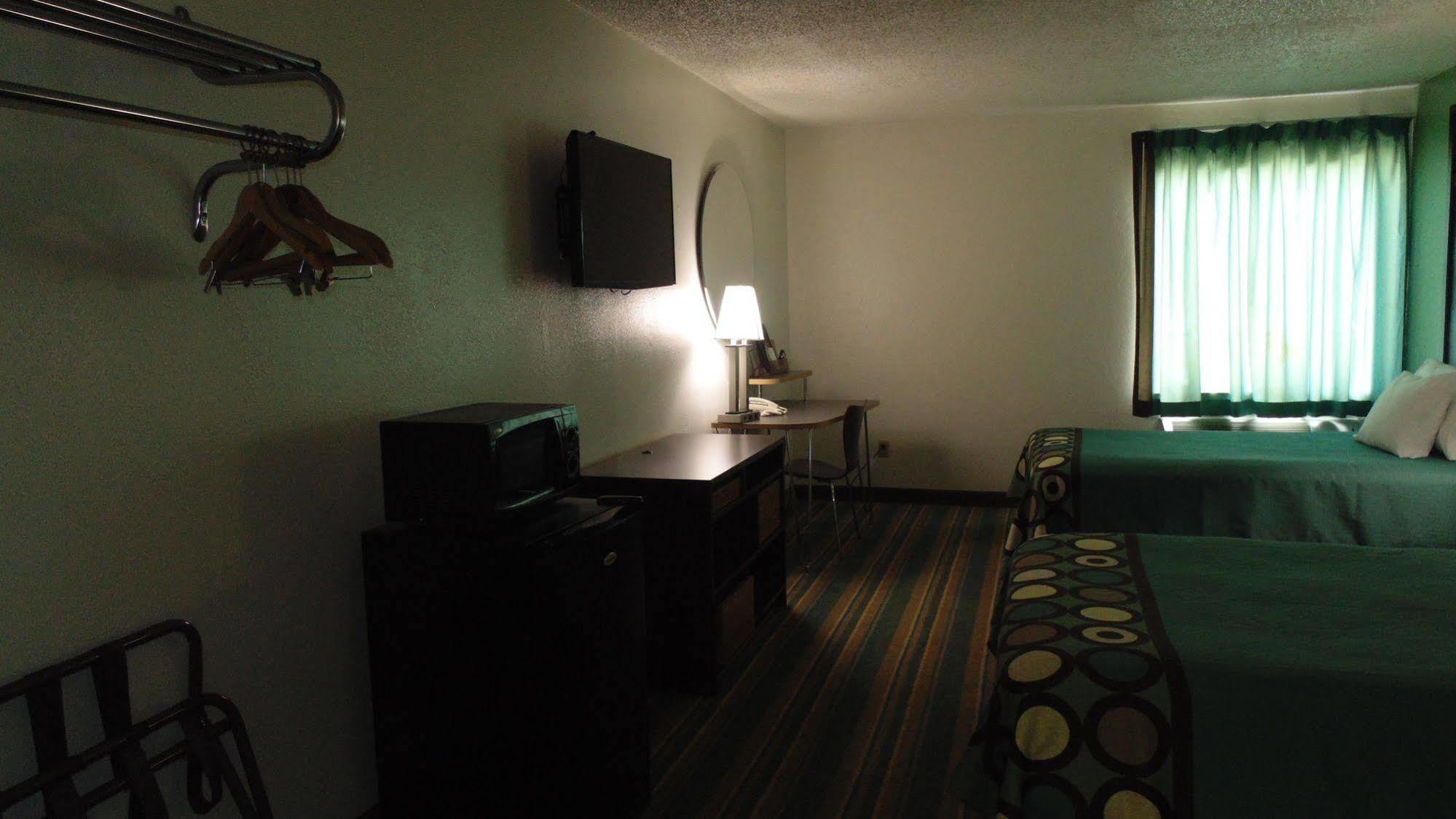 ซูเปอร์ 8 บาย วินด์แฮม ซาพัลปา/ทัลซา แอเรีย Motel Glenpool ภายนอก รูปภาพ